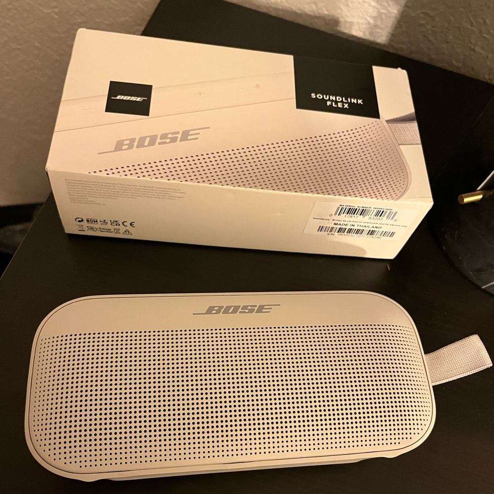 Bose sound link flex white smoke new